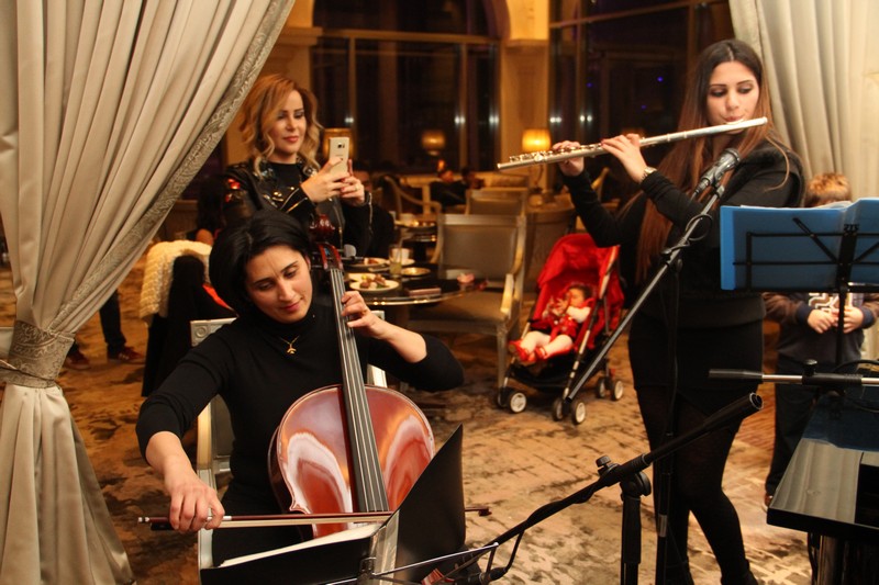 Christmas Night at Cascade Lounge